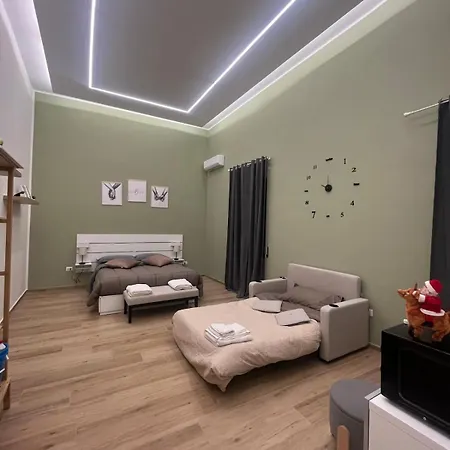 Green Room Apartman
